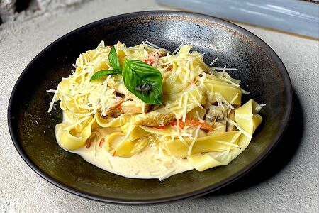 Паста с курицей и грибами