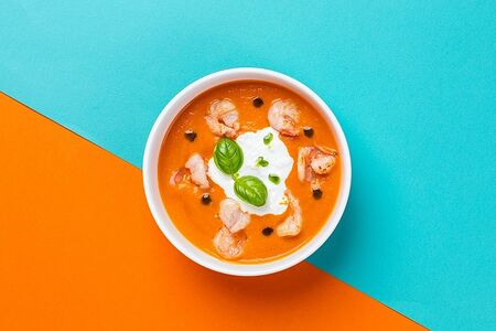 Томатный суп с креветками