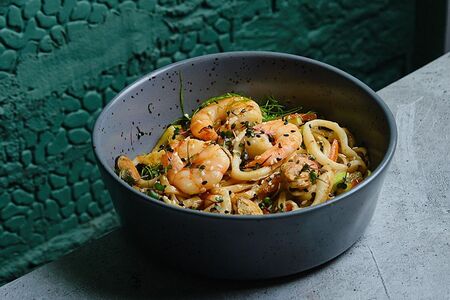 Wok с морепродуктами