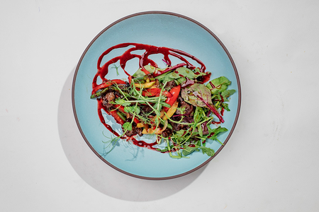 Салат с говядиной теплый