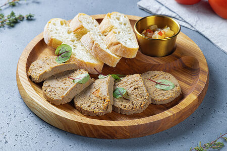 Куриный паштет с грушевым чатни