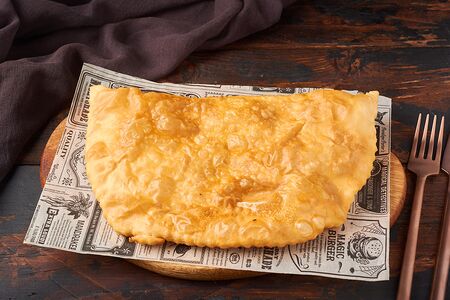 Чебурек со свининой и говядиной