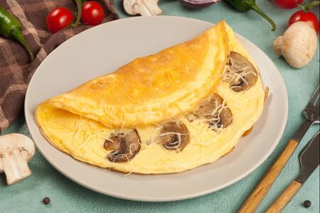Омлет с грибами и сыром