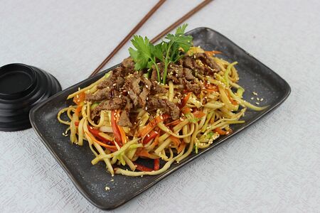 Удон с говядиной терияки