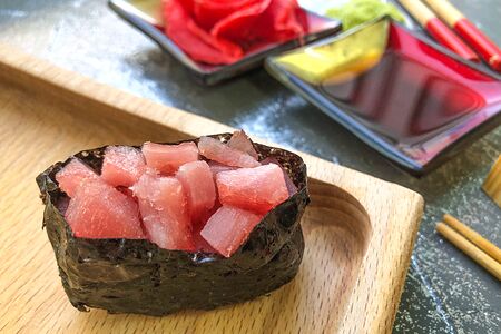 Гункан Тунец