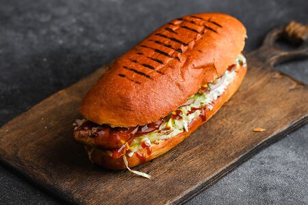 Грекбургер с бифстекой из говядины и беконом