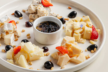 Сырная тарелка