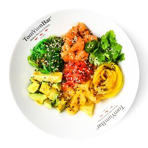 Поке с лососем и соусом никкей