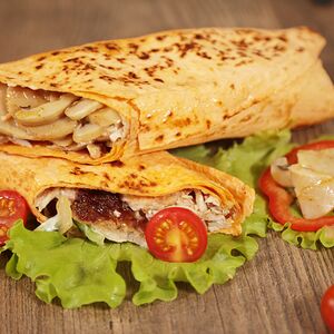 Шаверма в сырном лаваше с грибами