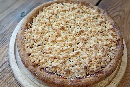 Пирог с ежевикой и творогом на песочном тесте