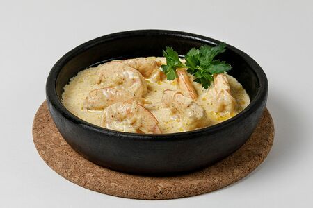 Креветки в сливочно чесночном соусе