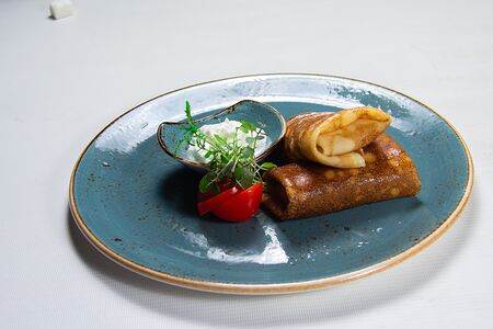 Блины с ветчиной и грибами