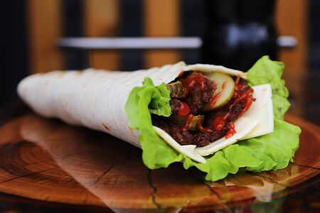 Чизбургер ролл