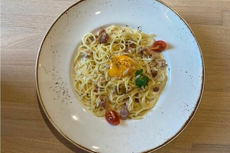 Спагетти Карбонара с пастрами