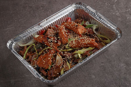 Удон с лососем