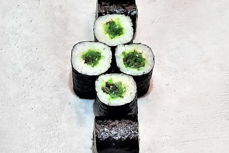 Ролл с чукой