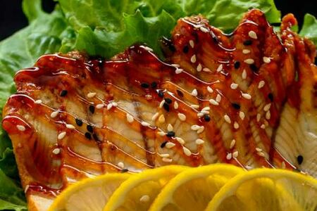 Сашими с угрем