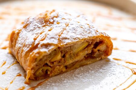 Яблочный штрудель