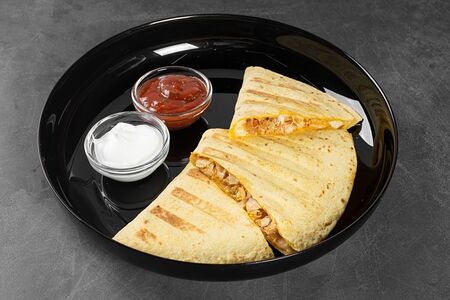 Кесадилья с курицей