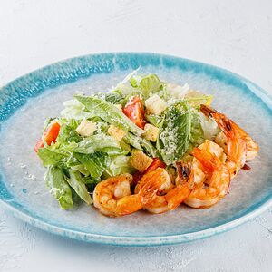 Цезарь с тигровыми креветками