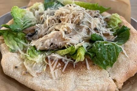 Не Пицца с пряной куриной грудкой и соусом альфредо