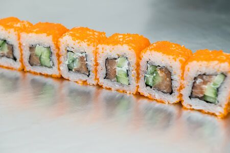 Классический ролл Калифорния с лососем 8 шт