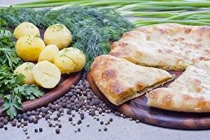 Осетинский пирог с картофелем и зеленью