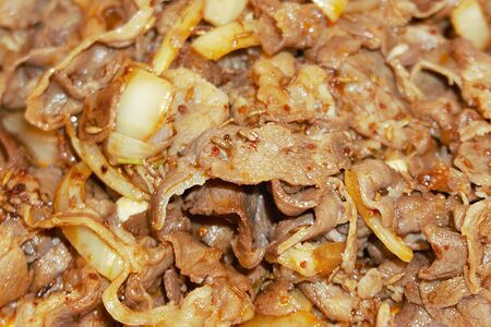 Баранина с зирой, жаренная на сильном огне