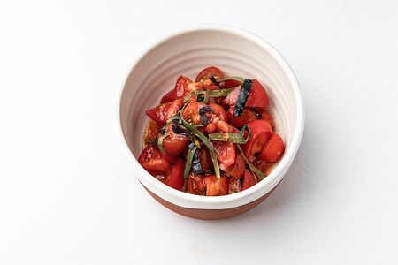 Салат из сладких томатов