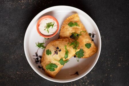 Два мини-чебурека с говядиной