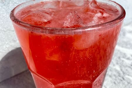 Фирменный лимонад малина-лемограсс