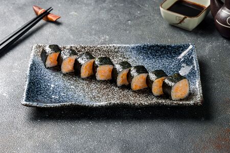 Ролл с морским гребешком спайси