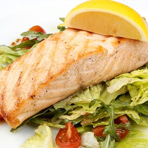 Стейк из семги на гриле