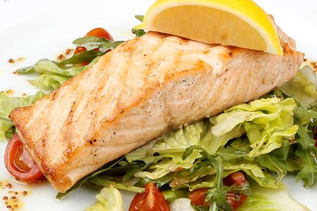 Стейк из семги на гриле