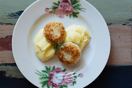 Щучьи котлеты с пюре
