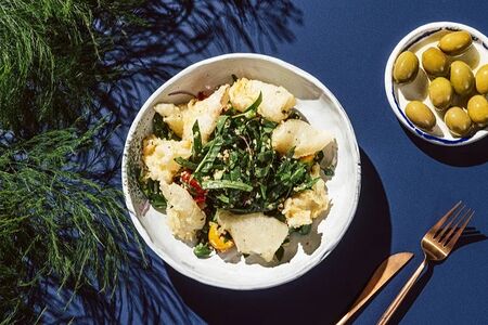 Салат с кальмарами