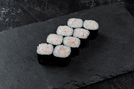 Классический ролл с креветкой 