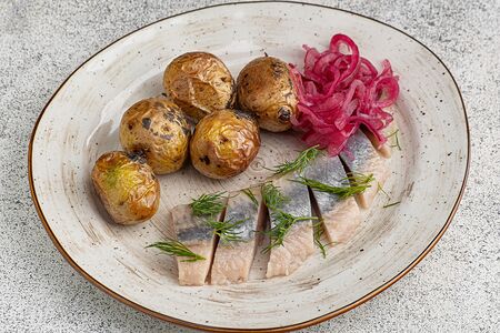 Селёдочка с запеченным картофелем бейби