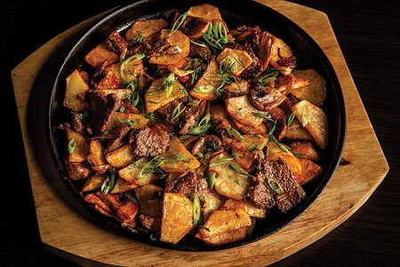 Жареха с говядиной и грибами