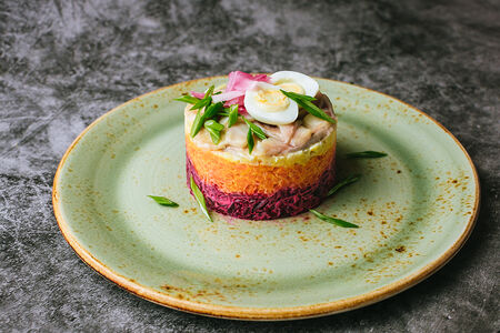 Копченая сельдь на шубе