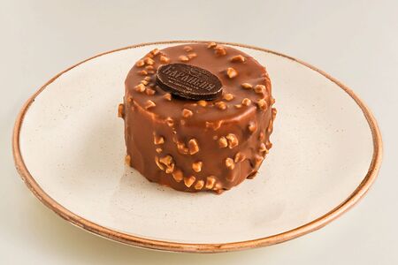 Чизкейк ореховый с соленой карамелью