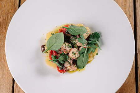 Салат из осьминога и картофеля