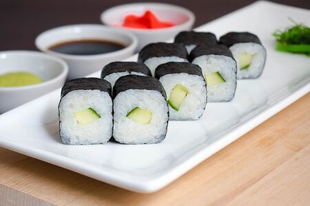 Ролл с огурцом