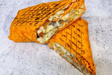Сырная шаурма с шашлыком из курицы мини