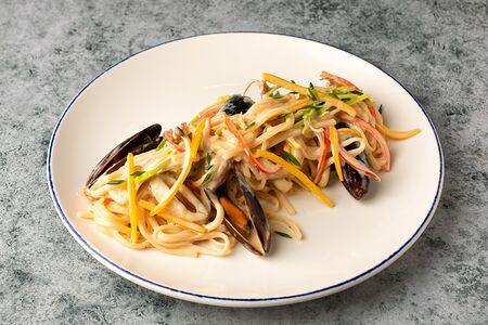 Японская лапша с морепродуктами