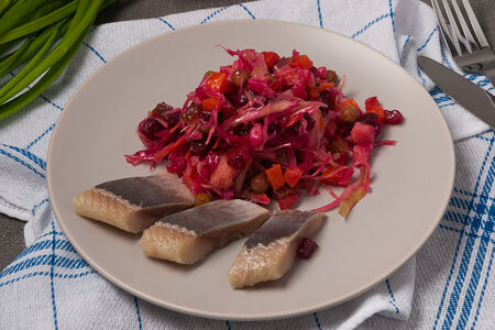 Салат Винегрет с селедкой