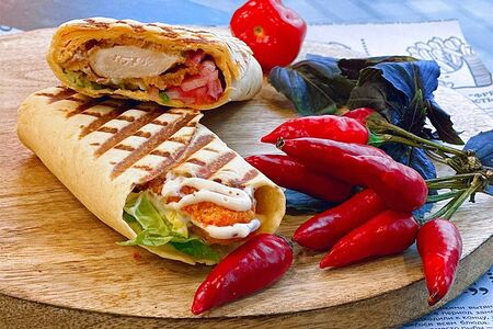 Цезарь-ролл со стрипсами