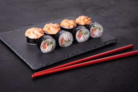 Ролл Запечённый лосось