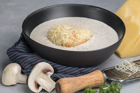 Крем-суп из лесных грибов