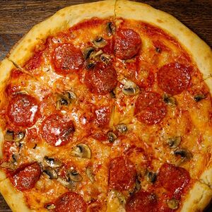 Пицца Пепперони с грибами